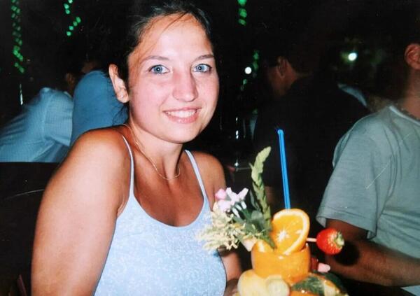 Omicidio Chiara Poggi, prelevato anche il dna del fratello Marco e di due amici che frequentavano la villetta di Garlasco: ma cosa si sta cercando? Ecco la possibile nuova pista&hellip;